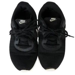 Nike Tanjun Black and White Running Sneakers Women's Size 7.5 Style AQ3553-001 thumbnail 3
