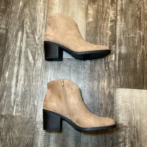 Sonoma Tan Ankle Boots Size 6.5 thumbnail 6
