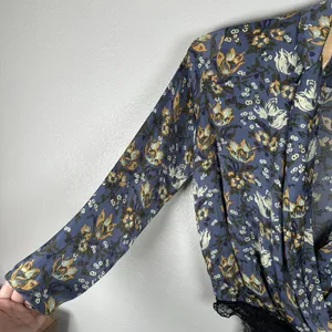 Intimately Free People Blue Floral‎ Lace Plunging Wrap Elsa Bodysuit Size Small thumbnail 3