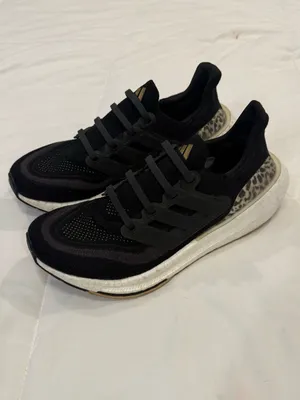 adidas Ultra Boost Light Women's 9.5 Core Black Leopard ID2932 thumbnail 2