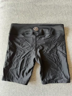 NWT SKIMS High-Rise Black Women's Active Shorts thumbnail 5