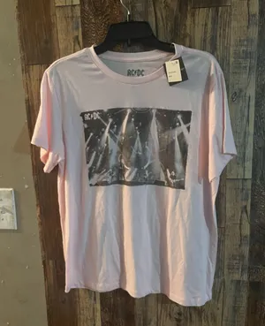 NWT AC/DC Pink Graphic T-Shirt size large (sh2 4) thumbnail 2