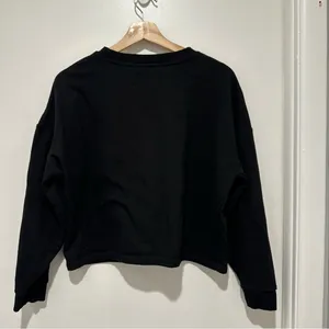 Calvin‎ Klein Black Long Sleeve Pullover Crop Sweatshirt Size XL thumbnail 2