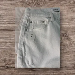 NWOT Pistola Women's White Jennifer Skinny Lightly Distressed Ankle Jean Size 26 thumbnail 5