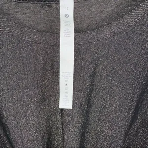 Lululemon Women's 12 Black and Gold Metallic Crescent Spark Athletic Tee Top thumbnail 5