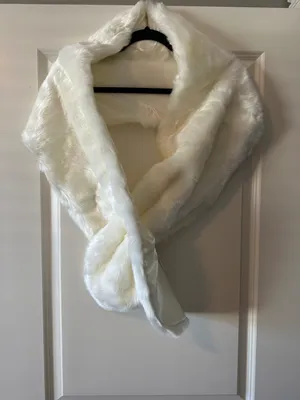 David’s Bridal Faux Fur Shawl thumbnail 2