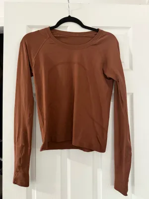Lululemon Long Sleeve thumbnail 2