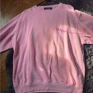 Pink Smiley Face Sweatshirt Size M thumbnail 1