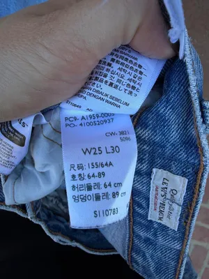 Levi's blue straight leg 501 jeans Size 25x30 thumbnail 4