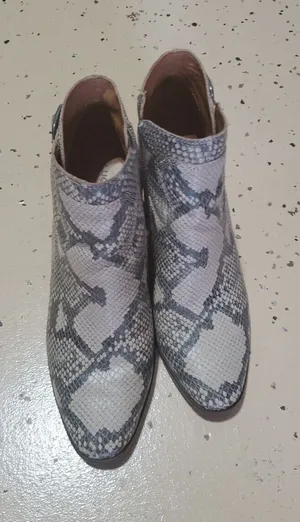 Lucky Brand Snake Print Leather Booties Zip Up Womens Shoes 9.5/40 thumbnail 1