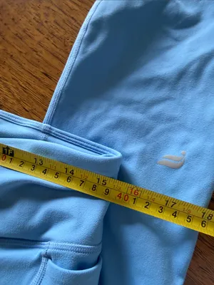 Fabletics Oasis Crossover Leggings thumbnail 3