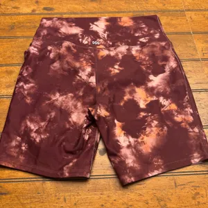 DSG Women's Tie Dye Biker Shorts Size L‎ Burgundy Pink Athletic Workout thumbnail 3