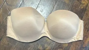 Victoria’s Secret nude strapless multi-way 36DD bra thumbnail 1