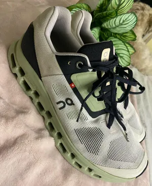 ON Cloudstratus Men's Gray Green Light Running Shoes Size 11 thumbnail 1