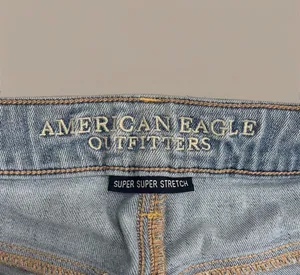 👖 American Eagle Outfitters Light Wash Super Stretch Jeggings thumbnail 3
