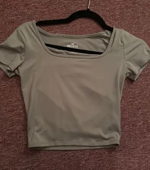 Hollister Top thumbnail 1