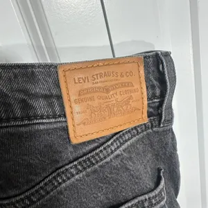 Levi's 70s High Slim Straight Jeans‎ Womens 26 Black Washed Stretch Denim Heavy thumbnail 4