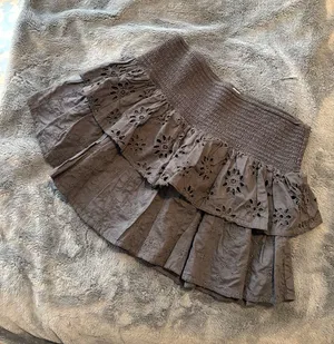 EUC American Eagle Outfitters Dark Gray Eyelet Ruffle Tiered Mini Skirt Size M thumbnail 1