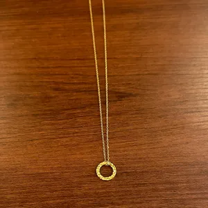 Elegant Gold Necklace thumbnail 2