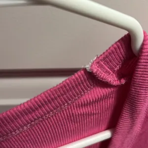 Vibrant pink ribbed Tee thumbnail 4