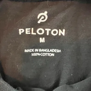 Peloton Black T Shirt Women's Size Medium 100 Century Logo Athletic thumbnail 7