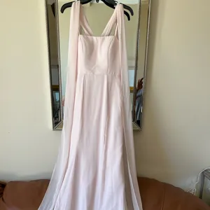 Gorgeous Azazie gown, soft pink, very elegant thumbnail 5