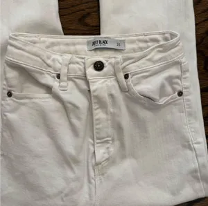 Just Black Denim Jeans thumbnail 3