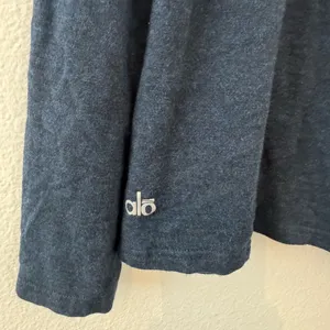 Alo Kira long sleeve Draped front Top Athleisure Sporty Comfy Size Medium thumbnail 4