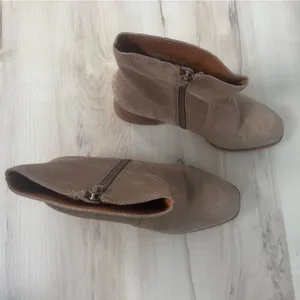 Lucky Brand Taupe Suede Ankle Western Booties thumbnail 2
