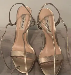 Steve Madden gold strappy heels thumbnail 2