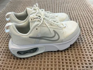 Nike Tennis Shoes thumbnail 4