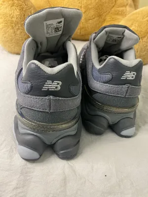 New Balance 9060 Running Shoes Womens Women’s Size 7.5 Mens 5.5 thumbnail 3