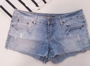 🌶 Beautiful Washed Denim Shorts Size 28 thumbnail 1