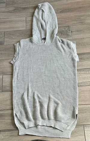 PrettyLittleThing Light Gray Hooded Sweater Vest thumbnail 1