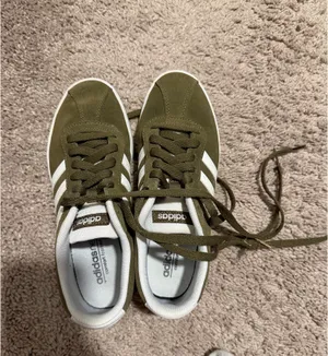 Adidas Sneakers thumbnail 2