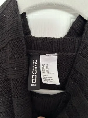 H&M Sweater Cropped thumbnail 2