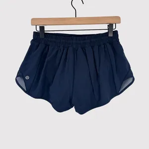 Lululemon Women Shorts Blue Hotty Hot II Athletic Lined Mid Rise Stretch Size 8 thumbnail 3