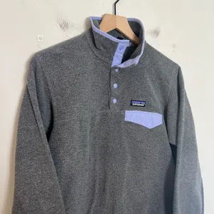 PATAGONIA- Lightweight Synchilla Snap-T Fleece Pullover Nickel and Purple Size S thumbnail 3