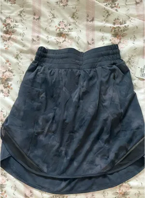 Lululemon Gray Hotty Hot HR Skirt thumbnail 2