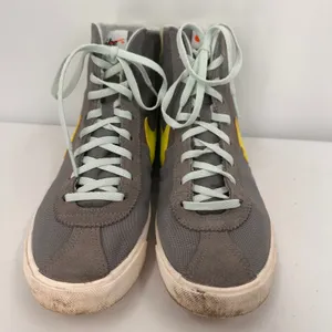 Nike Women's Grey Bruin Lite Nylon Mid Trainer Sneakers Size 8 thumbnail 5