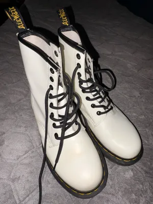 Dr. Martens thumbnail 1