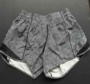 Lululemon - Hotty Hot shorts 4 Tall thumbnail 1