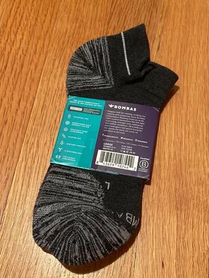 Bombas Woman’s Large Gray Ankle Socks NWT thumbnail 2