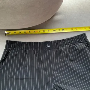 Alo Yoga Pinstripe Daylight Boxer Short Black/Titanium L thumbnail 3