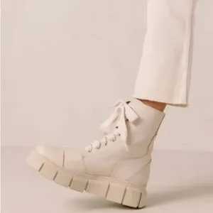 ALOHAS Can Can Leather Lace up Boot in Beige EU 36/US 6‎ thumbnail 2