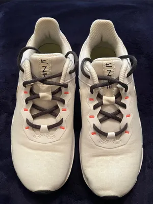 Nike Legend Essential 2 thumbnail 1