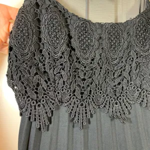 Flora Black Crochet Lace Pleated Long Dress Womens‎ Medium Adjustable Straps LBD thumbnail 3
