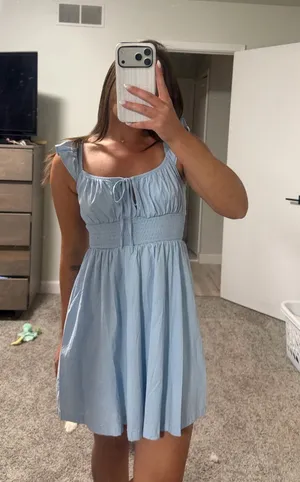 Boutique dress thumbnail 1