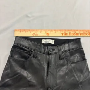 Abercrombie & Fitch 90s Relaxed Vegan Leather Ultra High Rise Pants Black 25 0S thumbnail 9