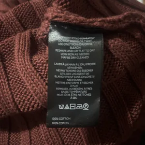 Ecote Burgundy Belted Short Sleeve Sweater with Asymmetrical Hem thumbnail 4